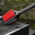 Expert Grill 3 in 1 Cleaning Cold Grill Brush with Stainless Steel Scraper - Image 2