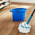 Great Value Microfiber Twist Mop with Self-Wringing Ratchet and Removable Head - Image 3