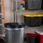 Hefty Ultra Strong 30 Gallon Trash Bags, Black Large Trash Bags, White Pine Breeze Scent, 20 Bags - Image 2